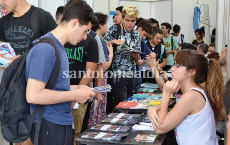 Gran cantidad de alumnos en la Jornada Municipal de Información de Carreras