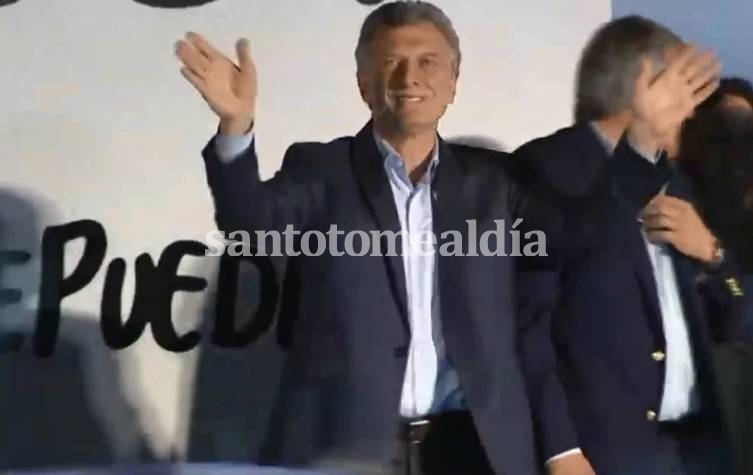 Macri llega a Rosario con la marcha del 