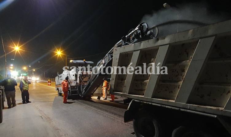 Los trabajos se iniciaron luego de las 22 horas y se extendieron hasta las 5. (Foto: santotomealdia)