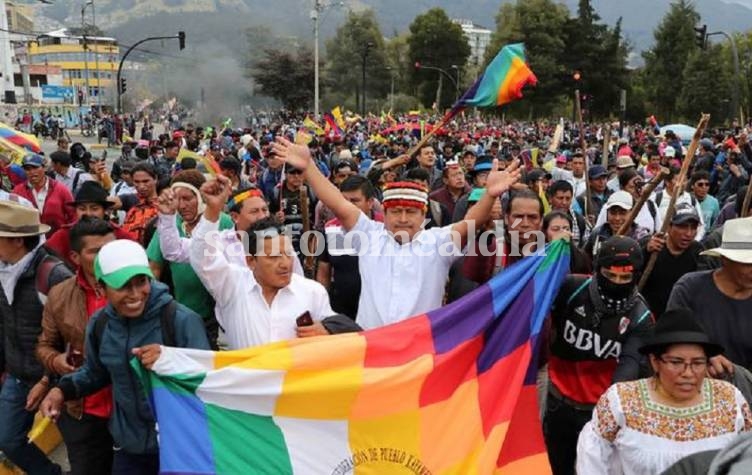 Ecuador: Organizaciones sociales entregaron un proyecto sobre un nuevo modelo económico