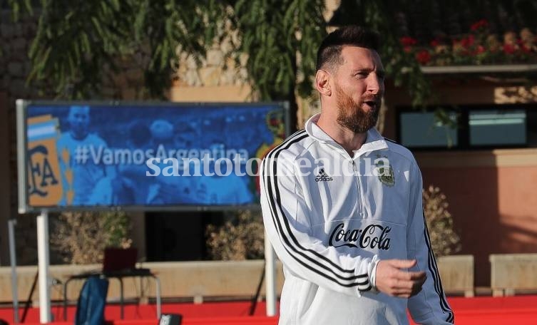 Messi, durante el entrenamiento de este martes en España. (Foto: @Argentina)