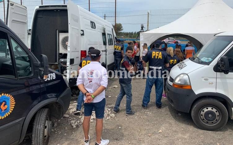 Detuvieron en plena carrera del Turismo Nacional a una mujer acusada de prostituir a las promotoras