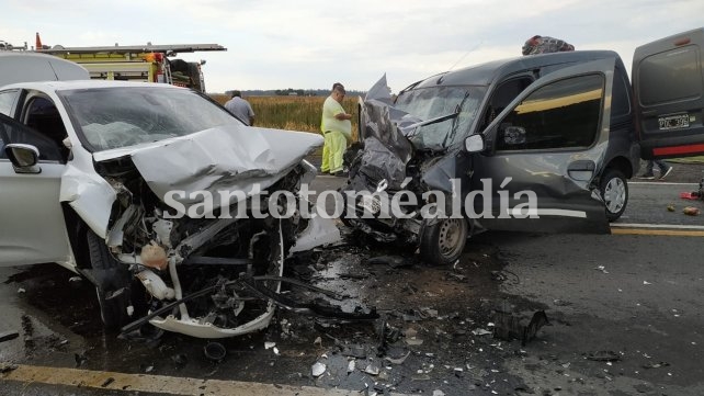 Choque fatal en el sur provincial: tres personas murieron, entre ellas una mujer embarazada