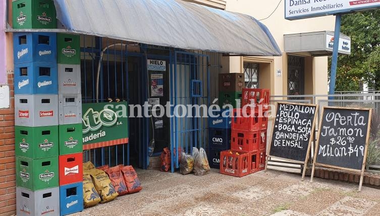 En barrio Loyola, asaltaron una despensa a punta de pistola 