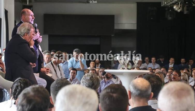 Perotti presenta su gabinete este lunes en la ciudad de Santa Fe