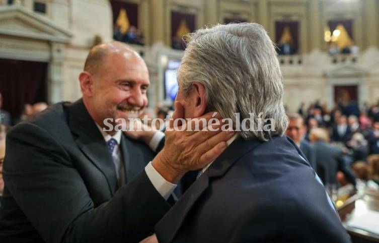 Alberto Fernández llegará hoy a Santa Fe para el acto de asunción de Perotti