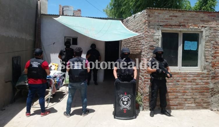 Allanaron un kiosco de drogas en Villa Adelina