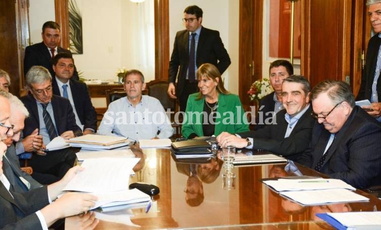 Hubo acuerdo en el Senado para votar las emergencias y la ley tributaria 