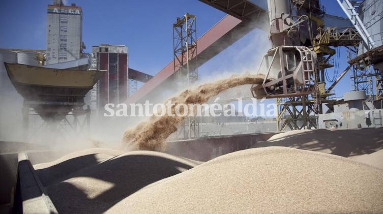 El campo se anticipó a la suba de retenciones y liquidó en diciembre la mayor cantidad de dólares desde 2002