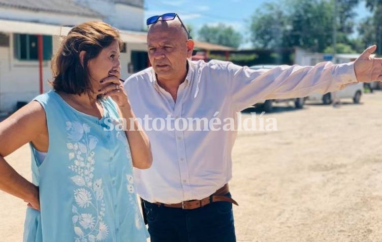 Daniela Qüesta junto al secretario de Servicios Públicos, Ricardo Méndez. (Foto: Gentileza)