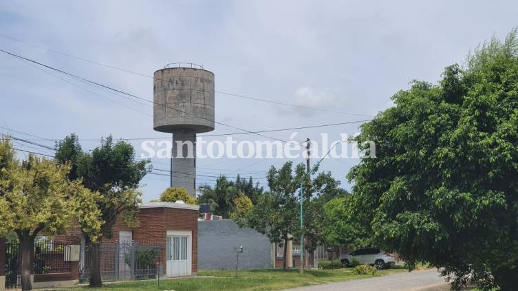 Continúa la limpieza de la red de agua del tanque General Paz