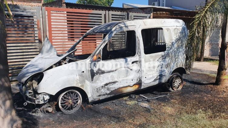 Le incendiaron el auto y le arruinaron las vacaciones