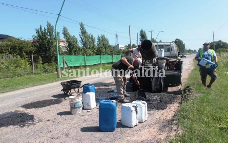 El Municipio continúa los trabajos de bacheo en el Acceso Norte y las colectoras