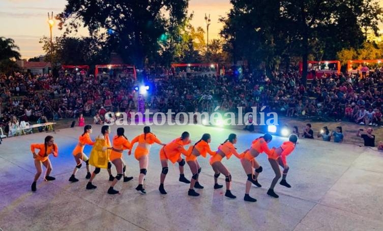 Academias de la ciudad y la región participaron del encuentro. (Foto: facebook Municipalidad de Santo Tomé)