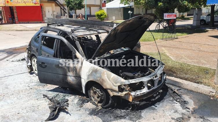 Se incendió un auto en 7 de Marzo y Moreno