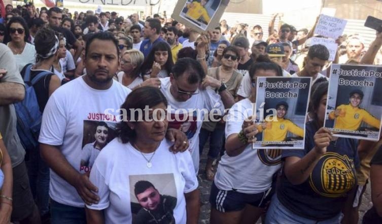 Alberto Fernández dialogó en Rosario con los padres del joven Carlos Orellano