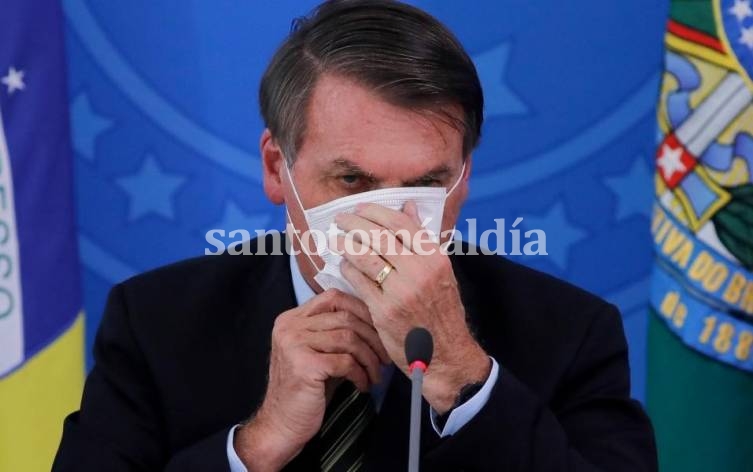 Bolsonaro autoriza dejar de pagar salarios por hasta cuatro meses