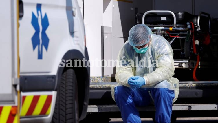 España registró un pico de 950 muertes y ya suma más de 10.000
