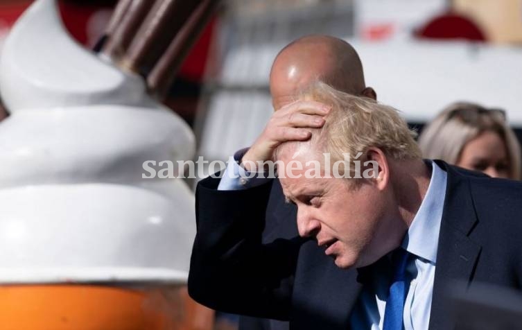 Hospitalizaron a Boris Johnson tras minimizar el coronavirus