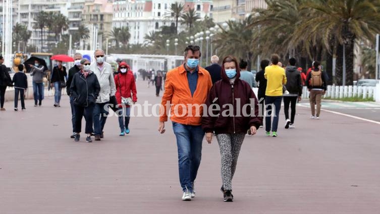 Descubren por qué los hombres son más propensos que las mujeres a morir por coronavirus