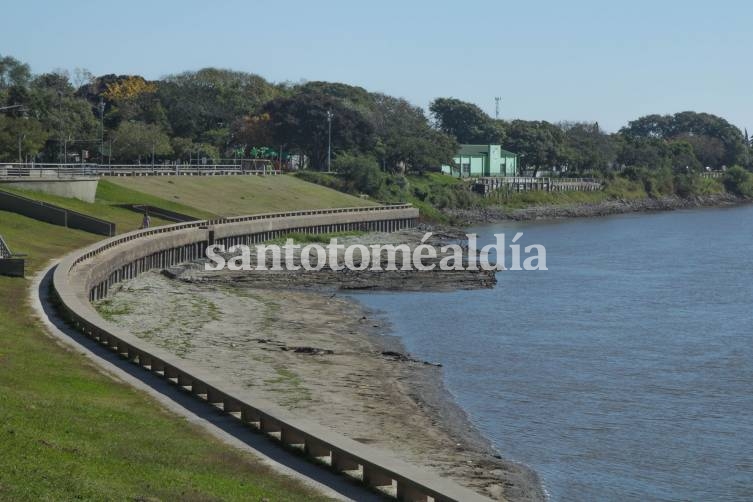 El concejal Alí propone sanear las costas del río aprovechando la bajante