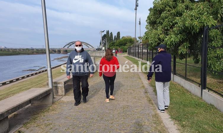 La provincia de Santa Fe pasó del aislamiento al distanciamiento social. (Foto: Santotomealdia)