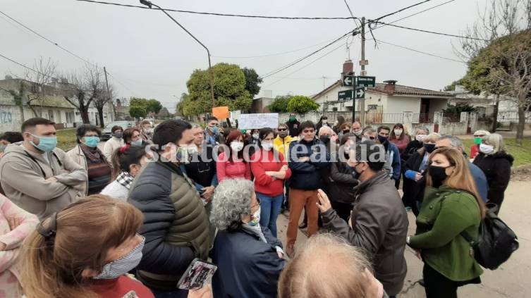 Vecinos de barrio Sarmiento se manifestaron por la inseguridad