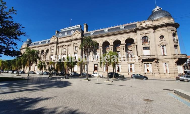 El gobierno provincial anunció que no habrá asueto este viernes