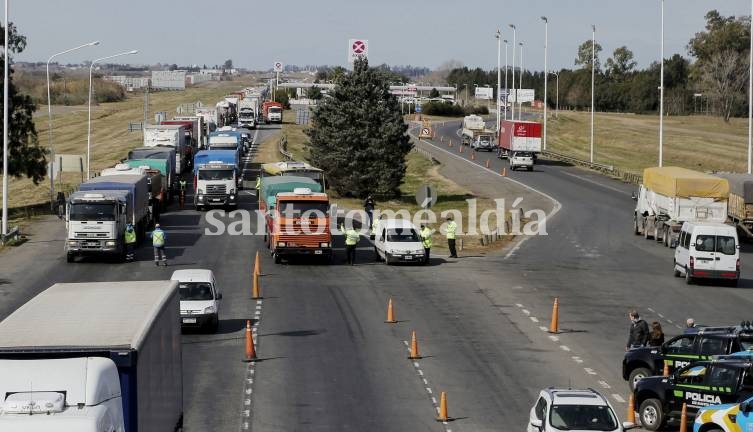 Incrementan los controles en el ingreso a Santa Fe desde Buenos Aires