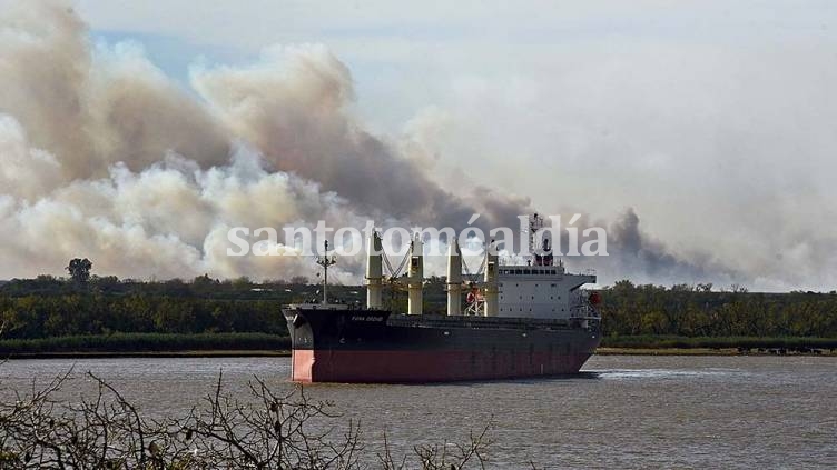 Santa Fe pidió la intervención de la Corte Suprema ante los incendios en delta del Paraná