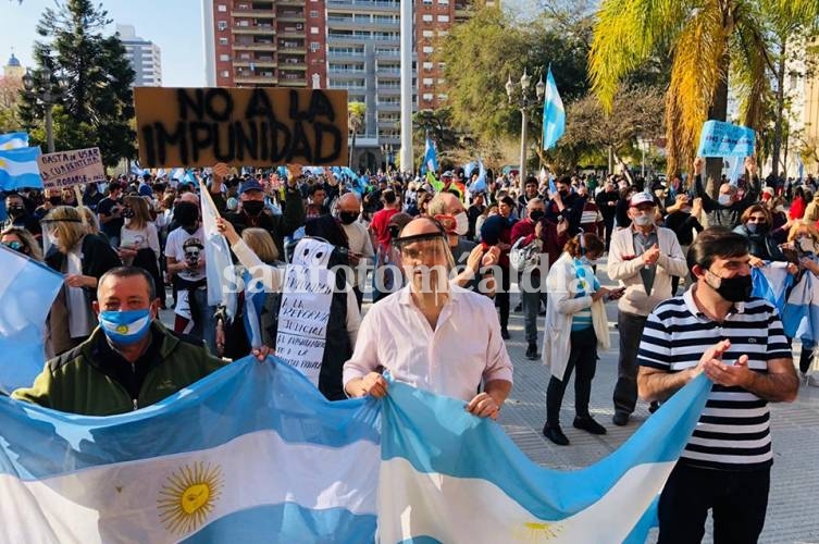 Banderazo contra el Gobierno en distintos puntos del país