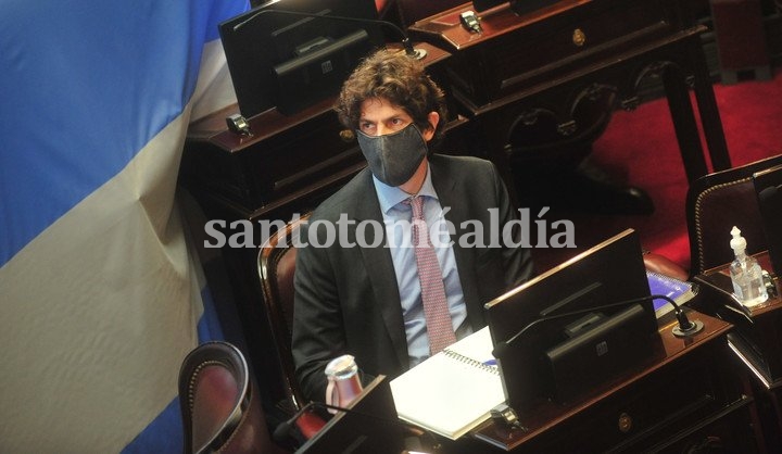 El jefe del interbloque de Juntos por el Cambio Martín Lousteau cuestionó las desprolijidades sobre el final. (Foto: Clarín)