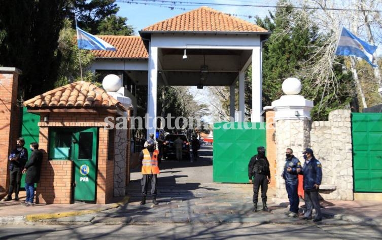 Detienen a un hombre que arrojó una bomba molotov en la Quinta de Olivos
