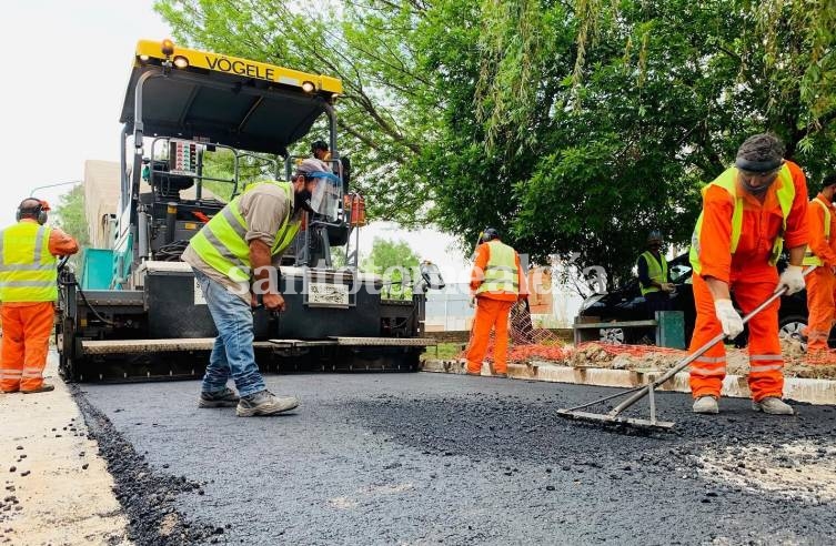 La obra de pavimento flexible de barrio UPCN entró en su etapa final