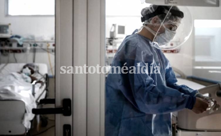 En el país reportaron 10.621 contagios y 379 muertes