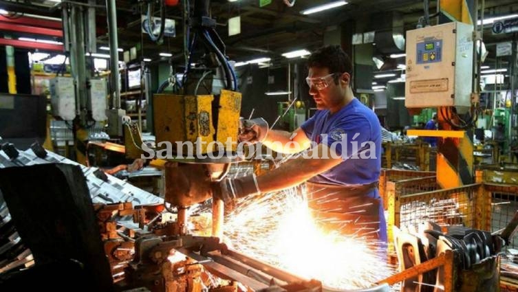 La producción de PyMes industriales cayó casi 4% en octubre