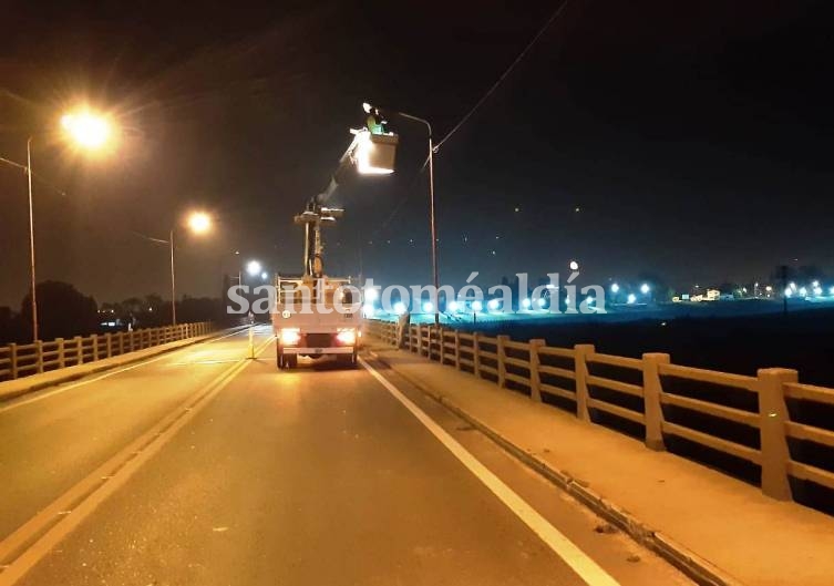 Esta noche continuarán los trabajos en las luminarias del Puente Carretero