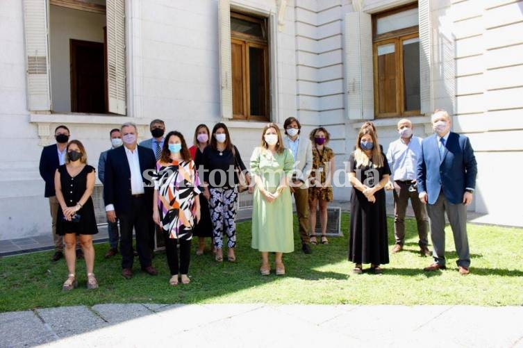 El Frente Progresista reclama paridad en el gabinete y cuestionó el escaso presupuesto en materia de género