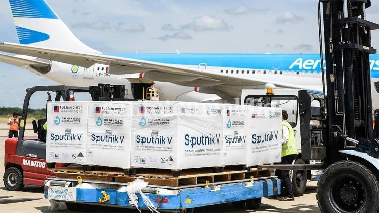 El vuelo de Aerolíneas que traerá una nueva tanda de vacunas partirá esta noche