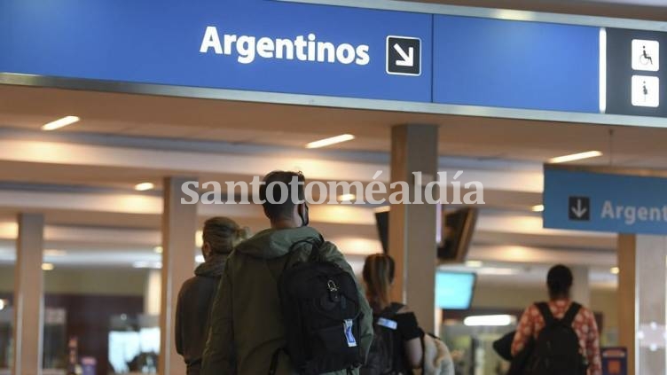 El Ministerio de Salud habilitó la cuarta dosis para personas que deban viajar a países que no aceptan la vacuna Sputnik V