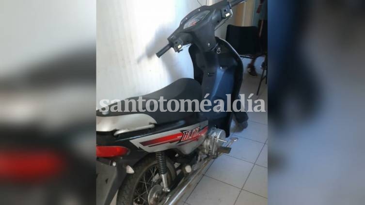 Detuvieron a un hombre por robar una moto en Adelina Oeste
