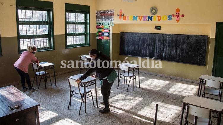 Pese a lo dispuesto por el gobierno, muchas escuelas no vuelven a la presencialidad plena este lunes