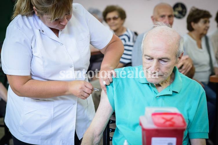 Este lunes iniciarán el operativo de vacunación para mayores de 90 años a nivel provincial