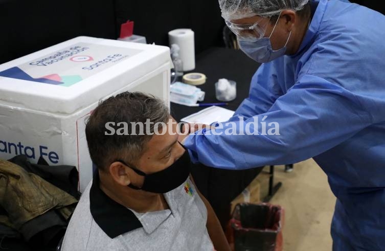 Este jueves se realizó la segunda jornada de vacunación para los docentes santafesinos