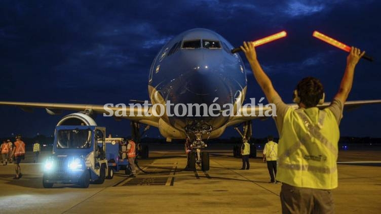 Llega esta tarde el avión de Aerolíneas que trae un nuevo cargamento de vacunas