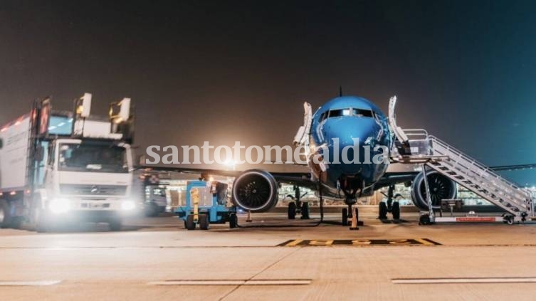 Partió un nuevo vuelo de Aerolíneas Argentinas para buscar vacunas a Rusia