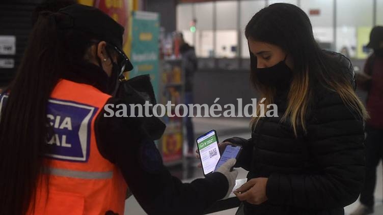 El Gobierno analiza nuevas medidas ante la suba de contagios