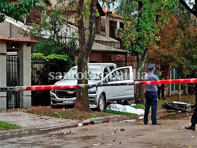 Rosario: le robaron, persiguió a los ladrones y los chocó: un muerto y un herido