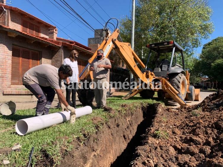 Avanza la obra de reconstrucción de cañerías de cloacas