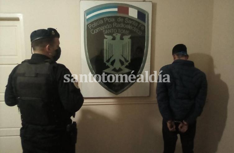 Interceptaron a un menor que portaba un arma en barrio San Martín